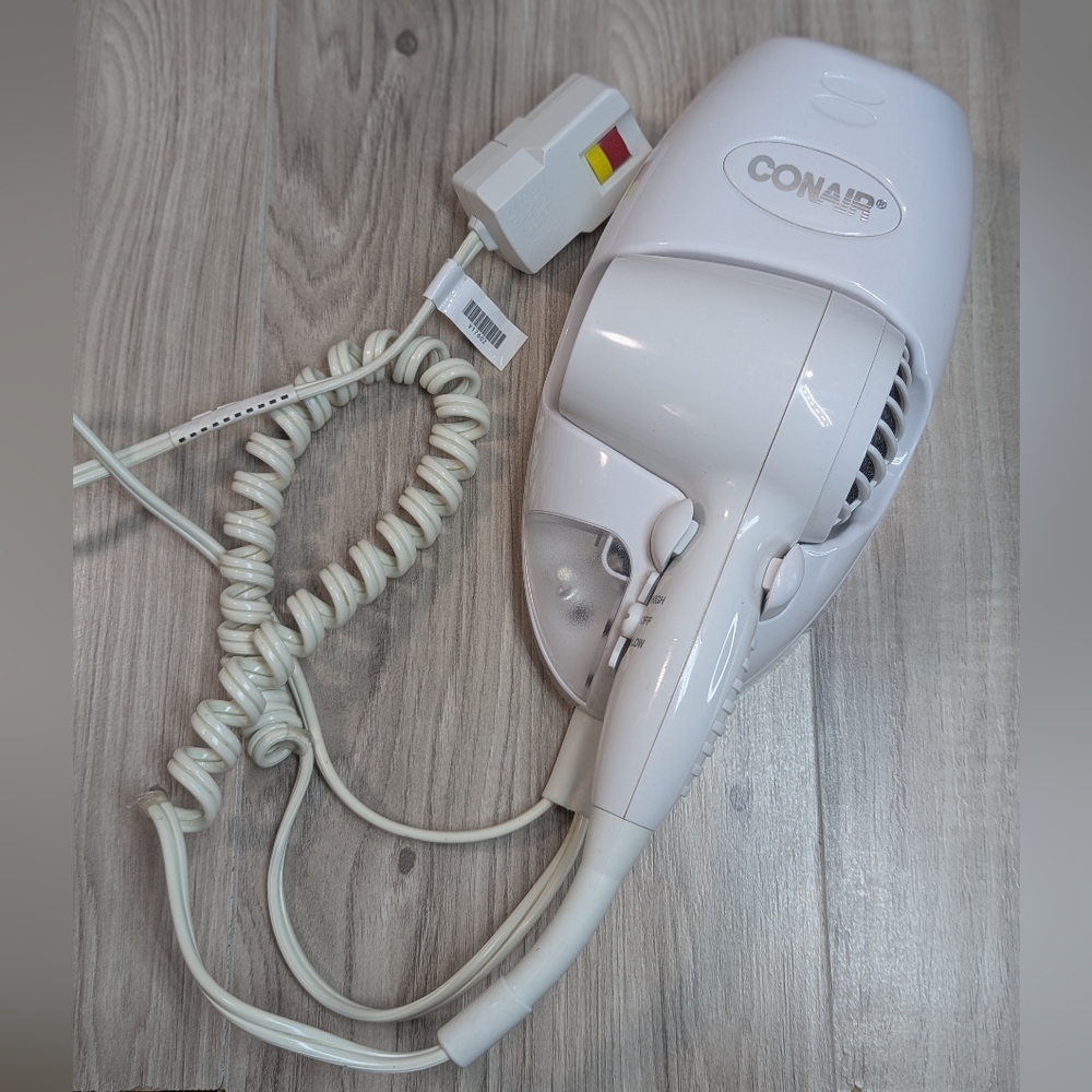 CONAIR Wall Mount Hair Dryer Space Saver Vacation Condo AIR BNB Rentals
